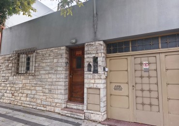 Casa con 3 departamentos en venta excelente ubicacion
